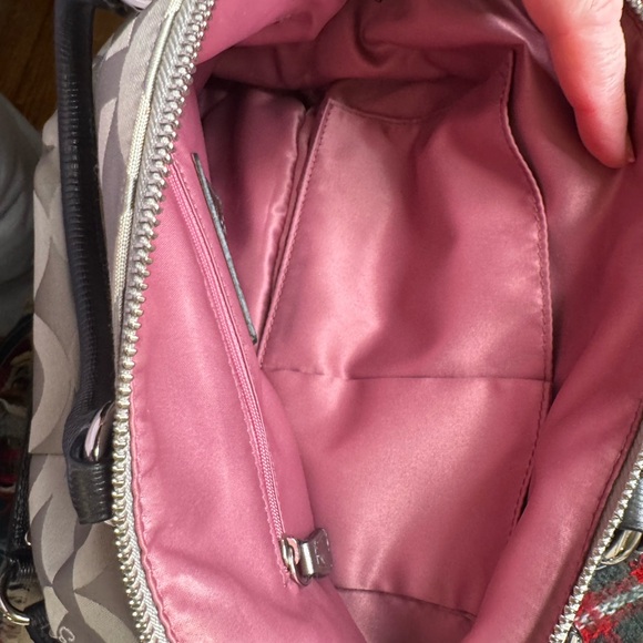 Beautiful Silver with Pink satin Lining Shoulder or Handbag. - Picture 13 of 16